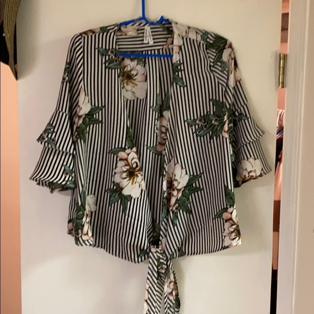 Bell sleeve flower kimono